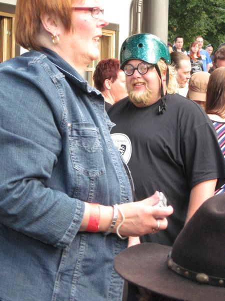 450x600 pixels (95K)